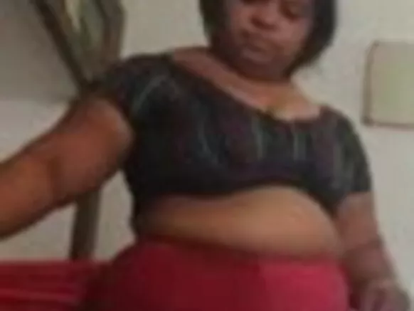 Hot Umuhindi Aunty 1334 Umugore wo mu nzu.