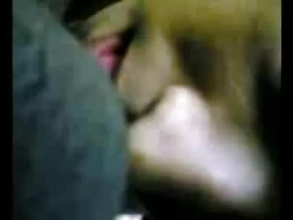 Sexy ashushe akuze aunty atanga ubuntu blowjob kuva kerala.