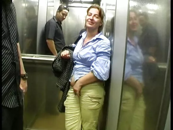 Gangbang kuri Lola, gangbang akuze yisambanya umufaransa bbw.