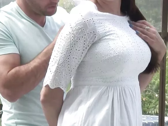Hot mature mama yonka kandi akasambana n'igitsina c'umuhungu hd video y'i muhira y'abakuze n'abakiri bato.