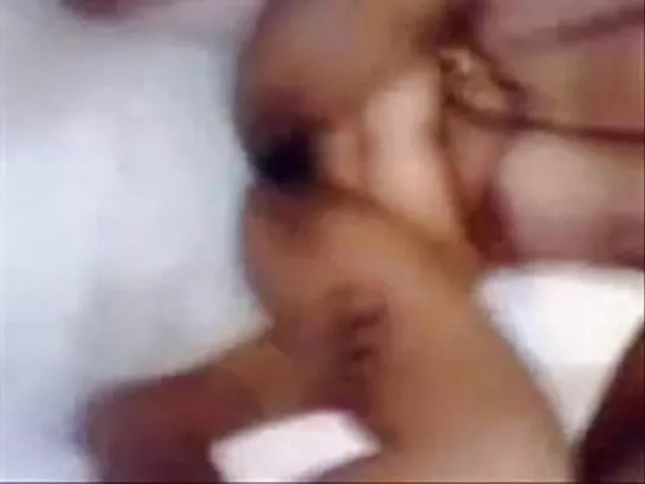Ivy’uguhuza ibitsina mu rugo n’abakecuru b’abahindi bakuze bariko barasambana. Nice sekuru w’isoni.