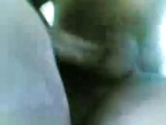 Mawe mukuru aunty desi incest aryamana n’umugabo ku murango.