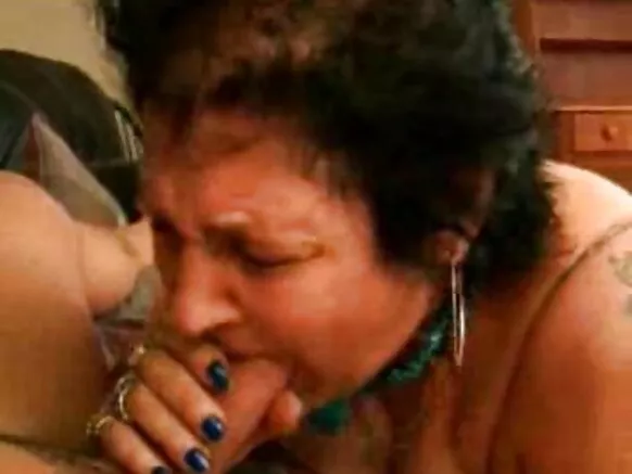 Granny aratanga igitsina, abagore b’abanyamexique b’ubwoya baratanga igitsina.
