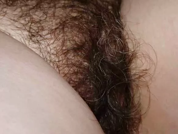 Umugore wanje akuze w’ubwoya! Bagore bafise indogoba nini n’ibipfunsi, amateur!