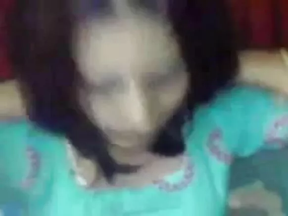Umuhindi w’igisagara bhabi igihe ca mbere xxx video asinziriye mama mushasha yasambanywe n’umugenzi.