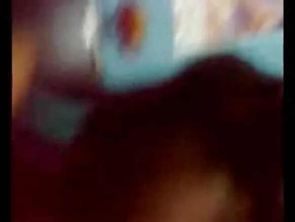 Sexy umuhindi akuze milf afise amabere manini mu videwo y’urukundo agira imibonano mpuzabitsina itangaje.