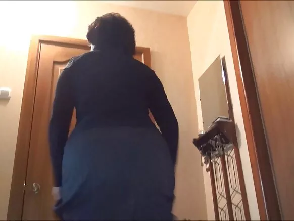 Indogoba yanje iri munsi ya mama n’umuhungu wiwe xxx ndayigaragariza mama.