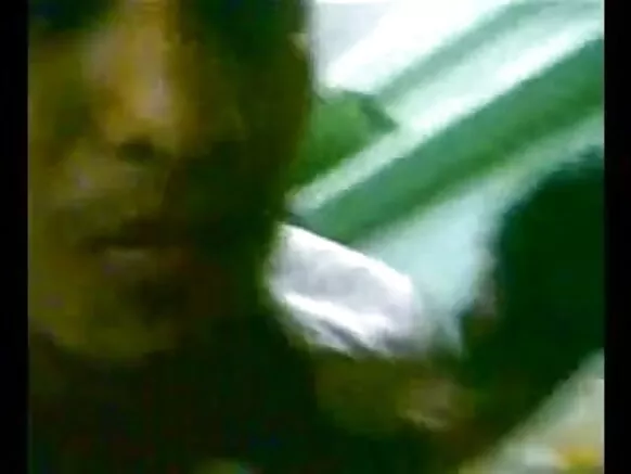 Aunty w’umuhindi ariko arasambana ama video meza akuze atari umwana wa mushiki wiwe.