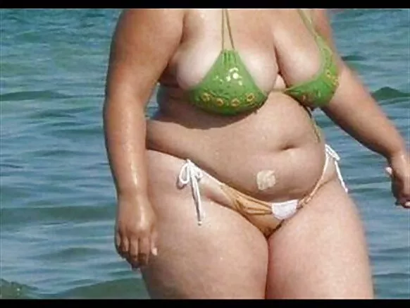 BBW Beach Voyeur Bikini - Indogoba Igaragara - Indogoba Ihishijwe - Gutahura Mawe Ariko Arasambana Indogoba Yiwe.