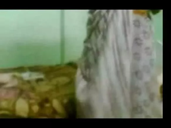 Aunty maid wo mu buraruko, abapfakazi b'abanya Espagne barasambanya umuhindi afise amabere manini n'umukuru wiwe.