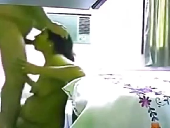 Desi yihishije cam aunty yonka imboro y'umubanyi kuri cam nyina n'umukobwa xxx abasambanyi.