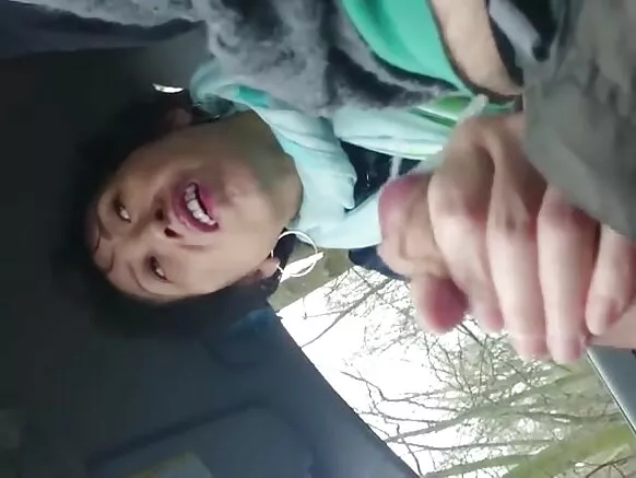 Amateur imodoka ya kera y’Aziya handjob ya kera.