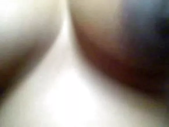 Video ya aunty w’umuhindi akuze afise ba grandes bagendera ku bashasha.