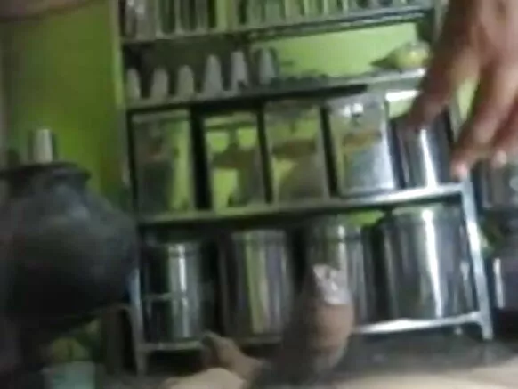 Imboro y’umusaza y’ibinure n’ubwoya yonka aunty w’umuhindi wo mu bumanuko ategura uwo bakundana kugira ngo basambana.
